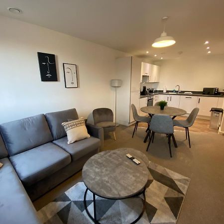 2 Bedroom, 2 Bathroom Modern Apartment Close To Ocean Village, Free Parking, Single Or Double Beds Southampton Exterior photo