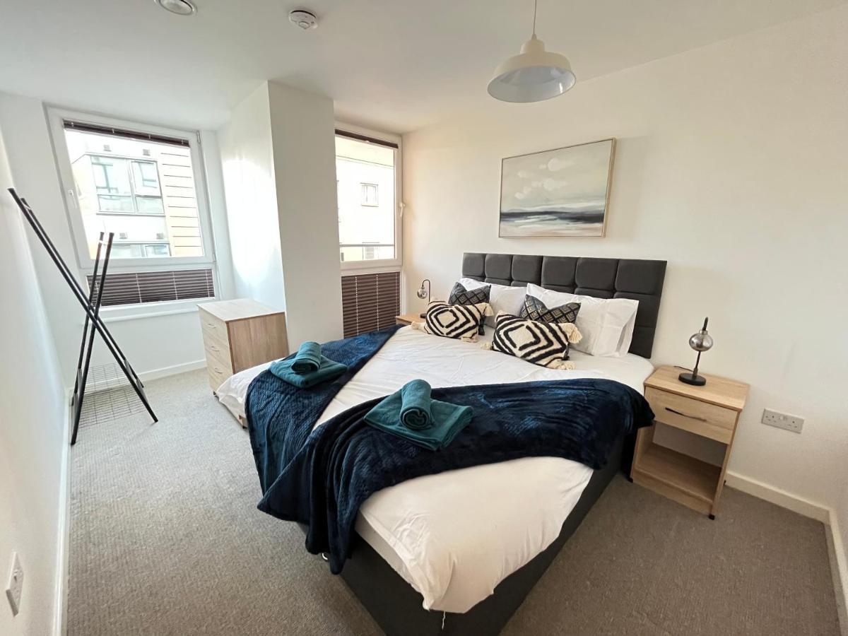 2 Bedroom, 2 Bathroom Modern Apartment Close To Ocean Village, Free Parking, Single Or Double Beds Southampton Exterior photo